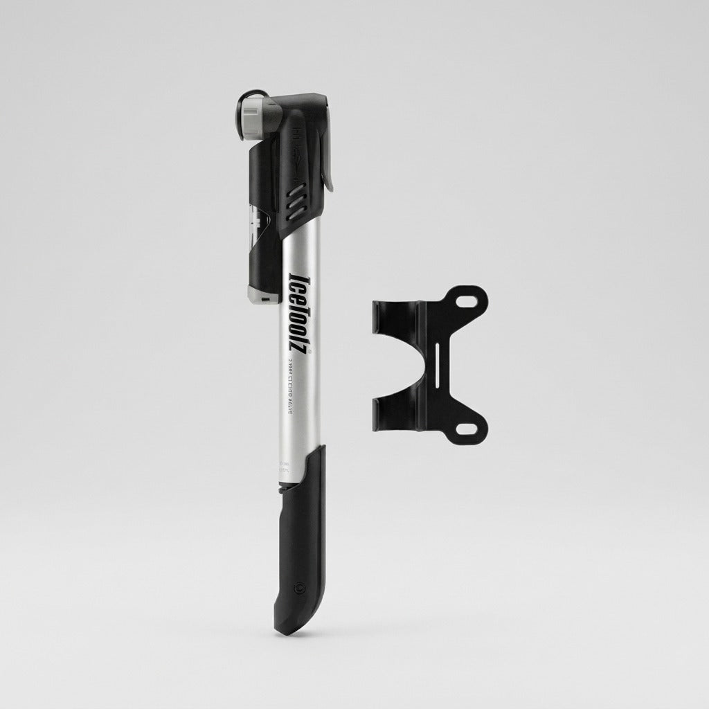 IceToolz Portable Handpump
