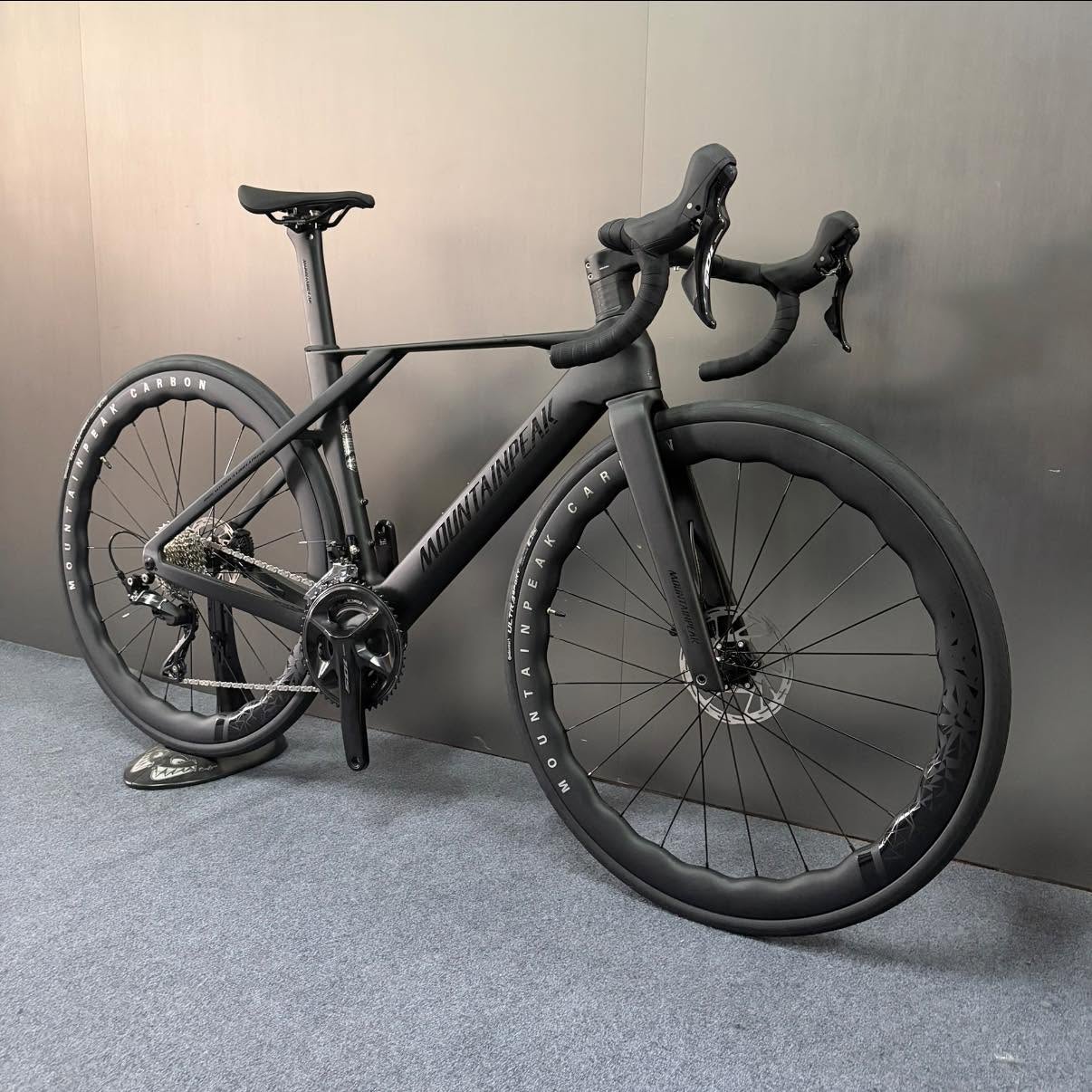 Mountainpeak R1 Aero Carbon Road Bike 700c Shimano 105 2x12spd