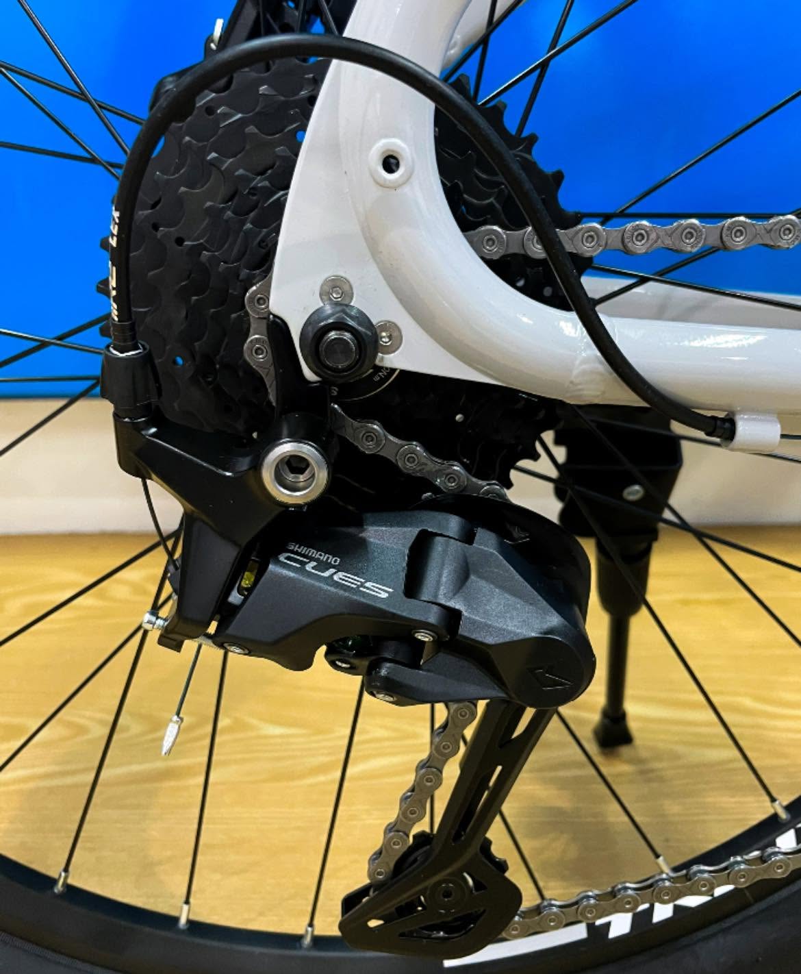 Trinx N700 1x9 Shimano Cues Hydraulic Brakes Curved Frame