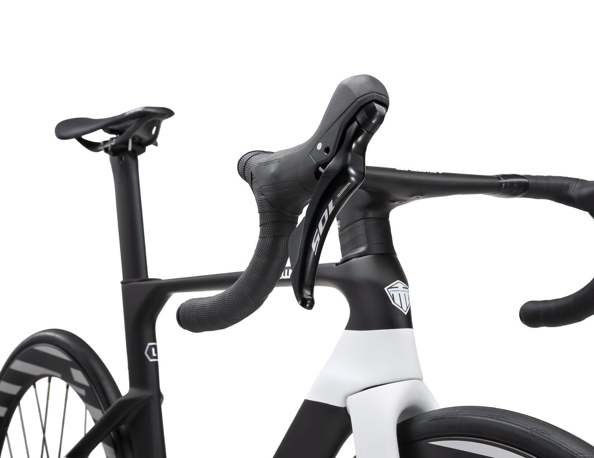 Pinewood Sprinter Shimano 105 R7120 Full Carbon Road Bike
