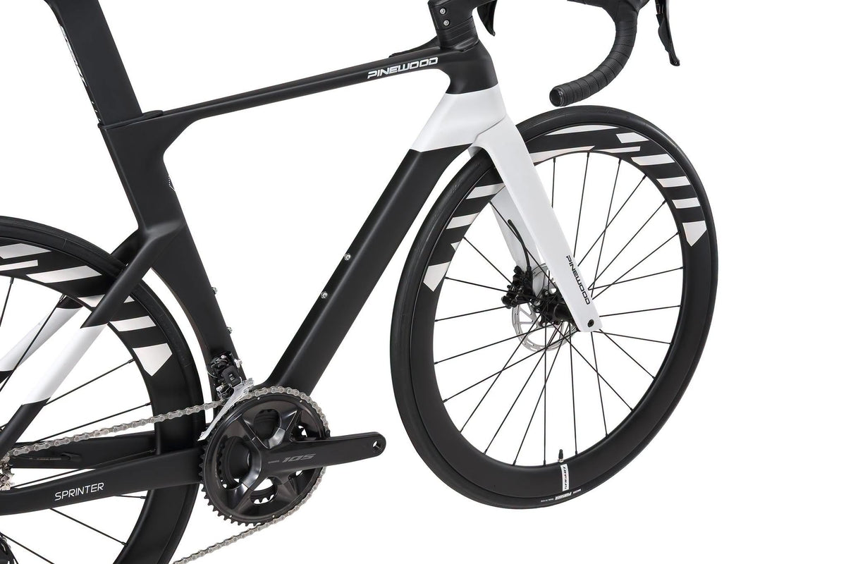 Pinewood Sprinter Shimano 105 R7120 Full Carbon Road Bike